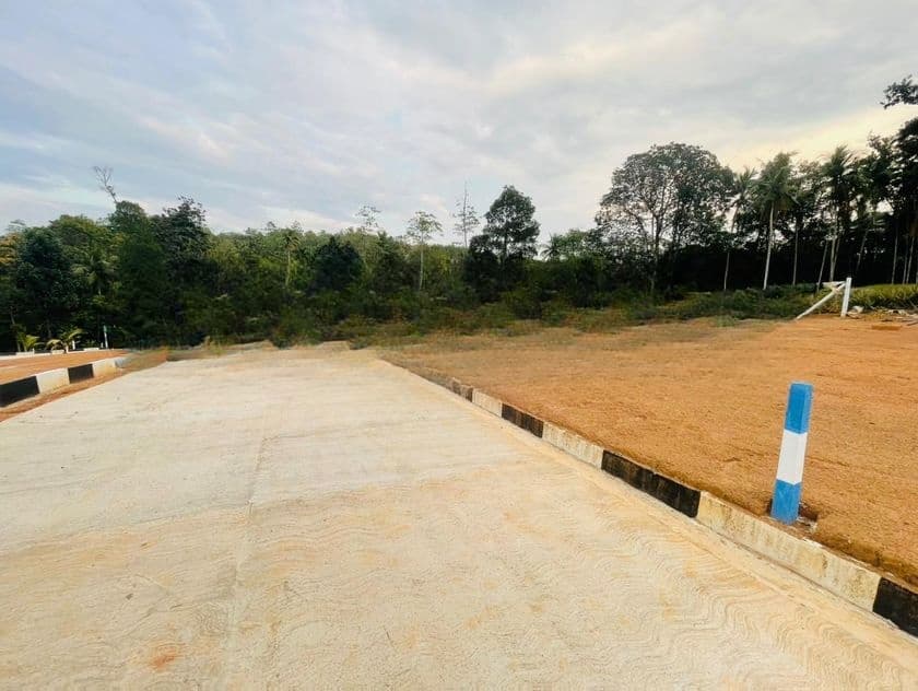 Kalagedihena Valuable Land for Sale