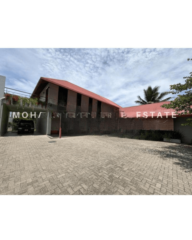 House for Sale Rajamaha Vihara Road - Pita Kotte