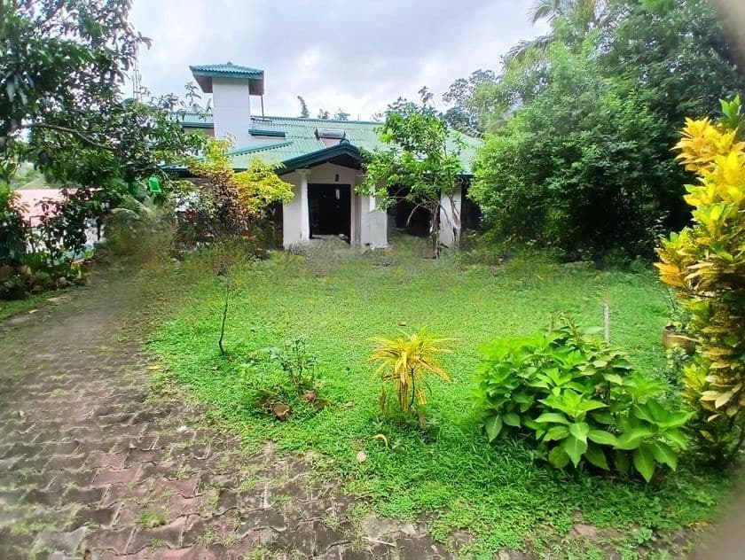 Ld00-Valuable Land for Sale in Kadawatha