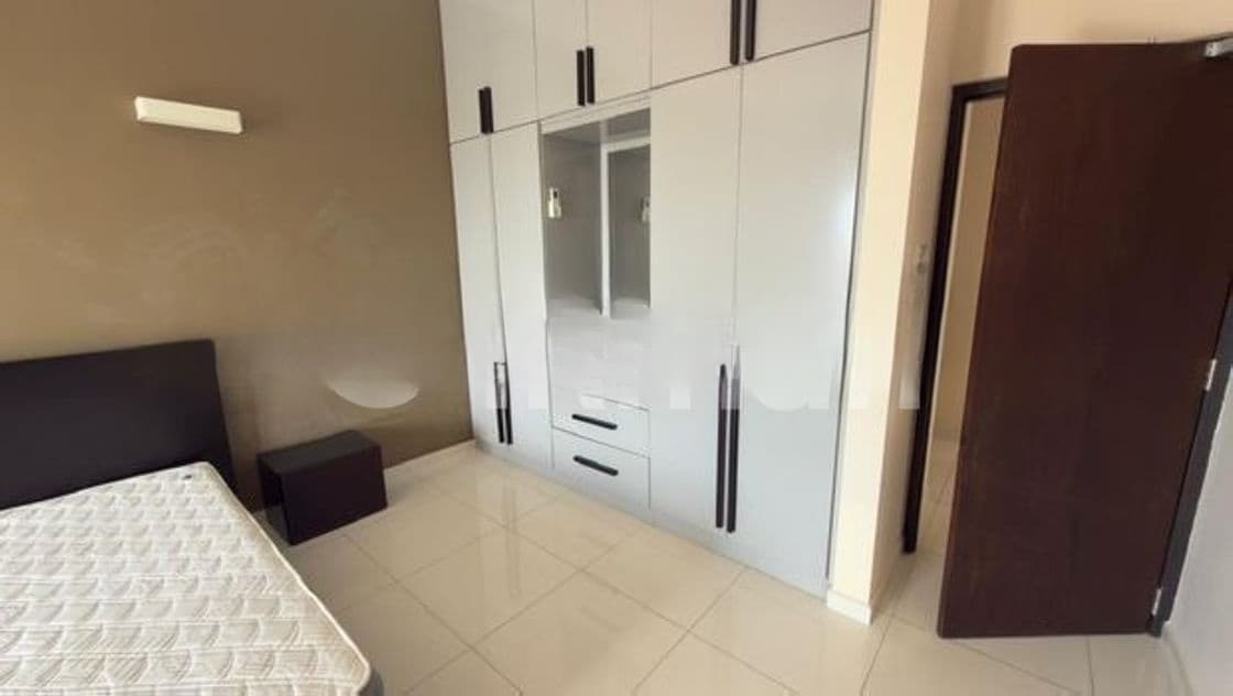 Colombo 02– 03 Bedroom Furnished Apartment for Sale ( AP2020 )