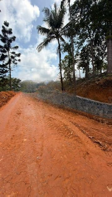 ගාල්ල නගරයට ලගින්ම බිම් කොටස්