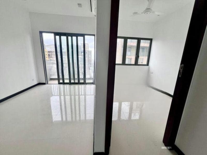 Tri-Zen - 01 Bedroom Unfurnished Apartment for Sale in Colombo 02 (A5554)-SOLD