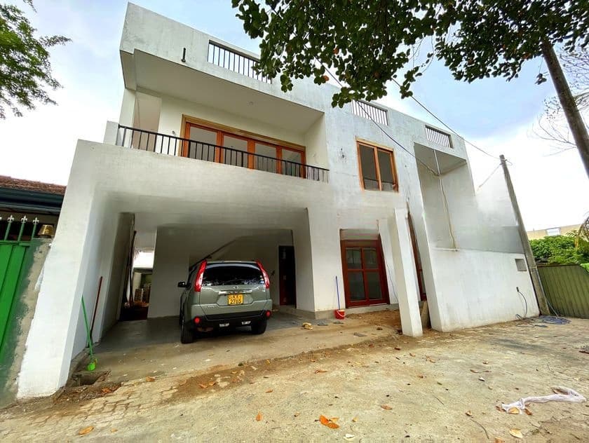 Brand-New Solid House for Sale in Boralesgamuwa Town