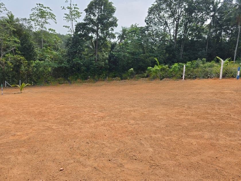 Yakkala ඉඩම්