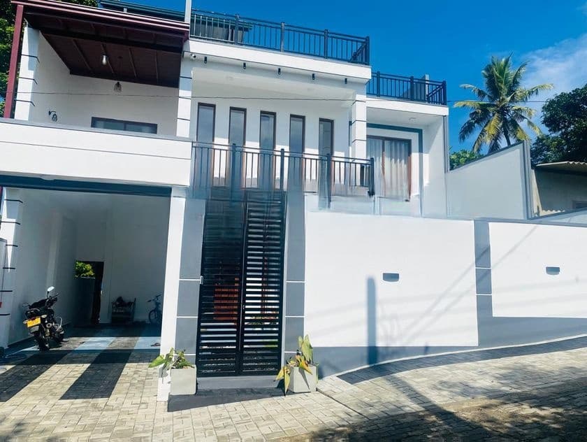 New Modern Luxury 4BR House for Sale in Athurugiriya
