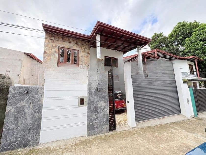 Brand New Luxury House for Sale in Thalawathugoda