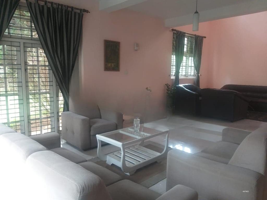 Beautiful 5BR 2000Sqft House for Sale in Pelawatte