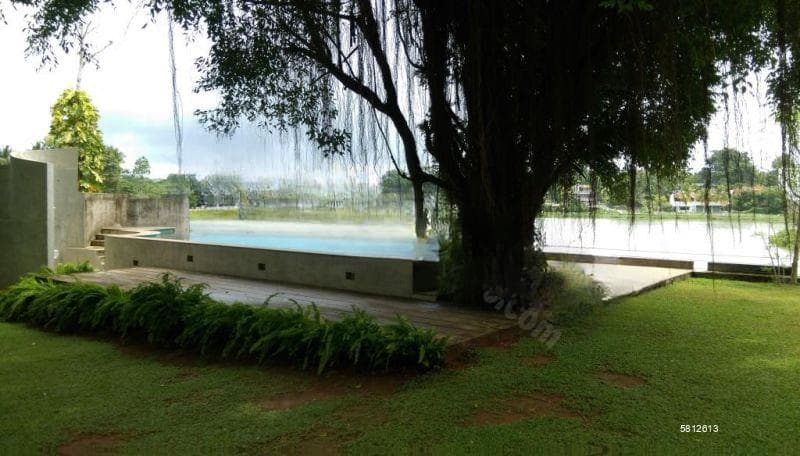 Water front property for sale at Battaramulla.
