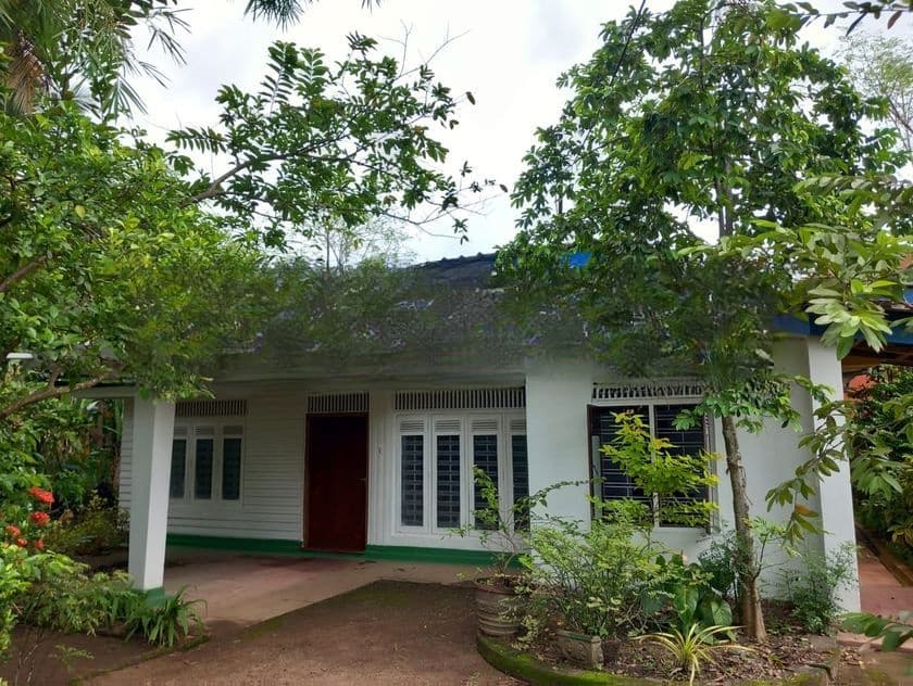 Commercial or Residence House for Rent with Land in Kottawa
