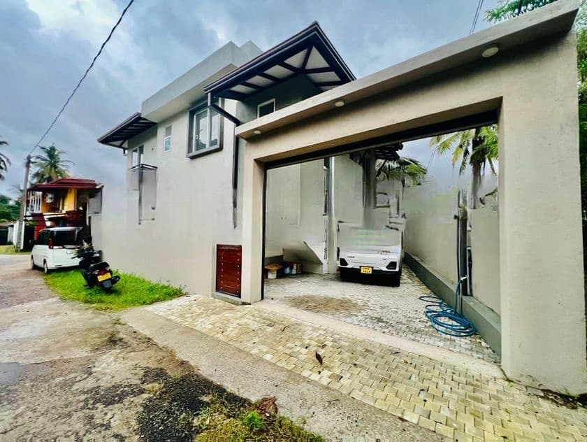 Luxury House for Rent in Athurugiriya