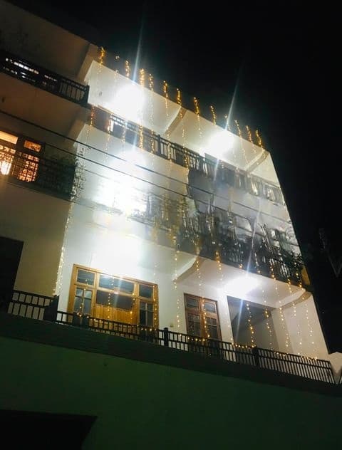 Fully Furnished 4 Bedroom Apartment with A/C for Rent in Dehiwala