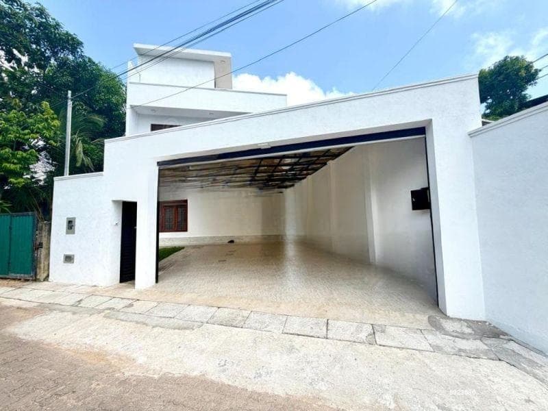 House for sale in Nugegoda