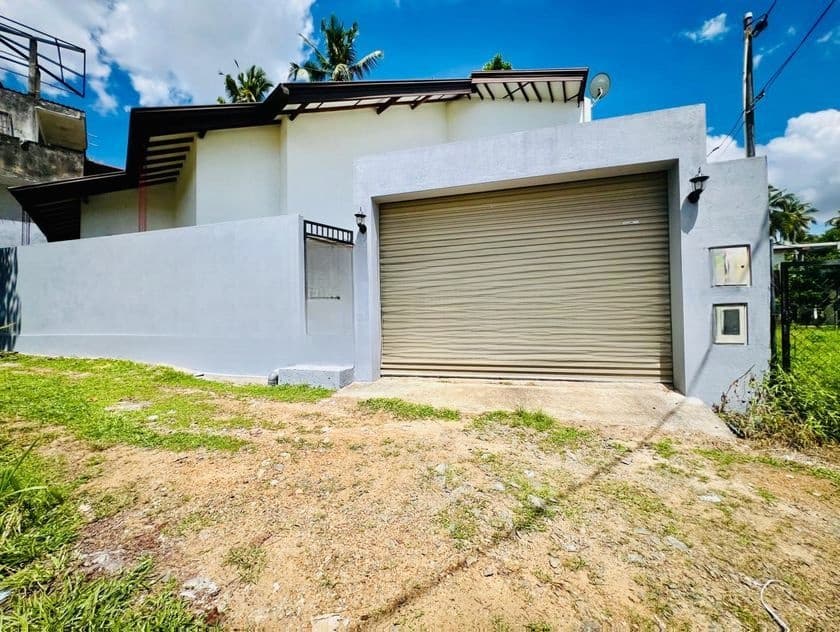 Modern Quality Valuable House for Sale in Athurugiriya