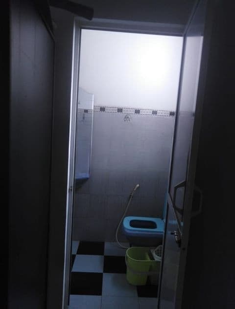 1st Floor of Commercial Building for Rent Koswatta