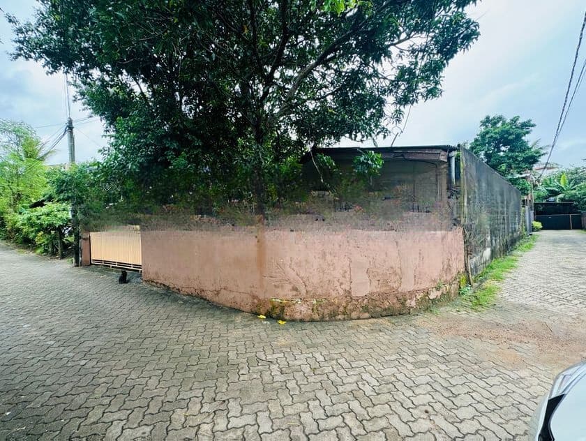9.75 Perch Land for Sale in Boralesgamuwa