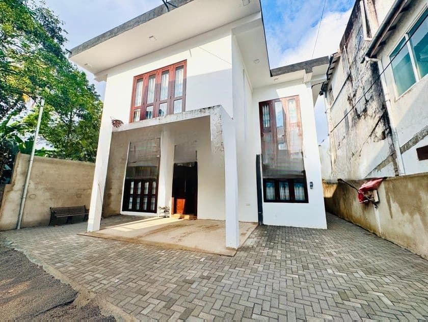 Valuable Residential House for Sale in Baththaramulla
