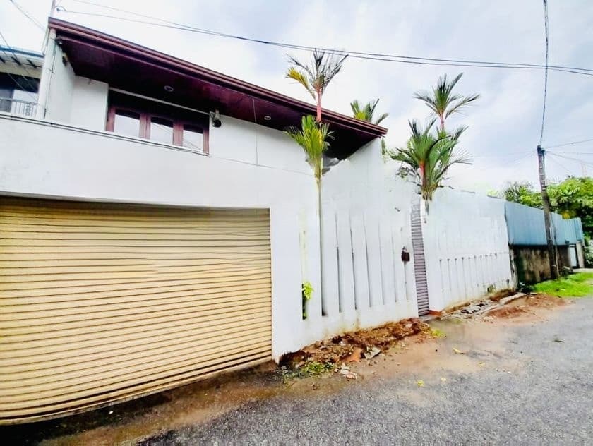 17.5 P With 02 Story House Sale At Pagoda Road Nugegoda