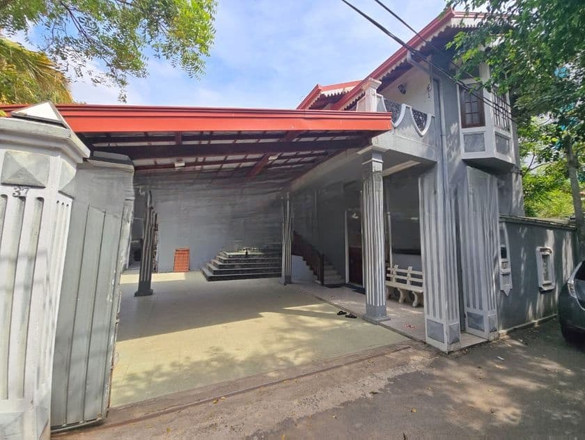 Elegant 5-Bedroom House for Sale – Wellawatte, Colombo 06