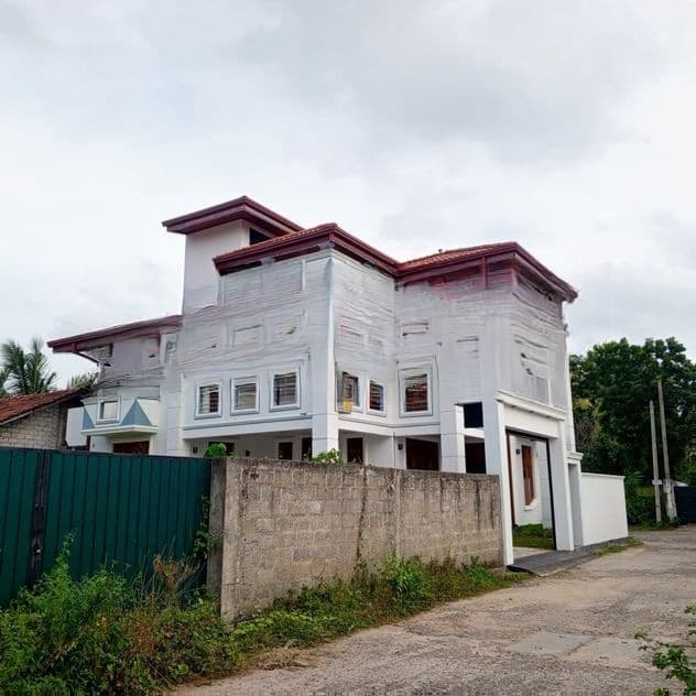 Modern Luxury Home with Rooftop Bar – Weligampitiya, Ja-Ela