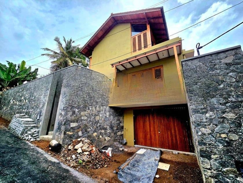 Architecture Designed 3 Storey House for Sale in Udahamulla