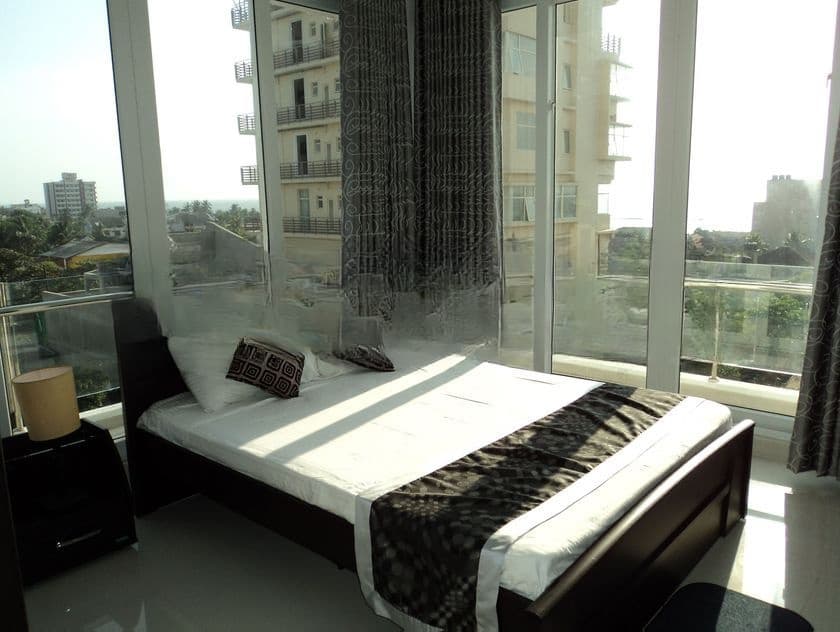 Holiday 4 Bedroom Furnished Apartment with Pool & Gym - Wellawatta