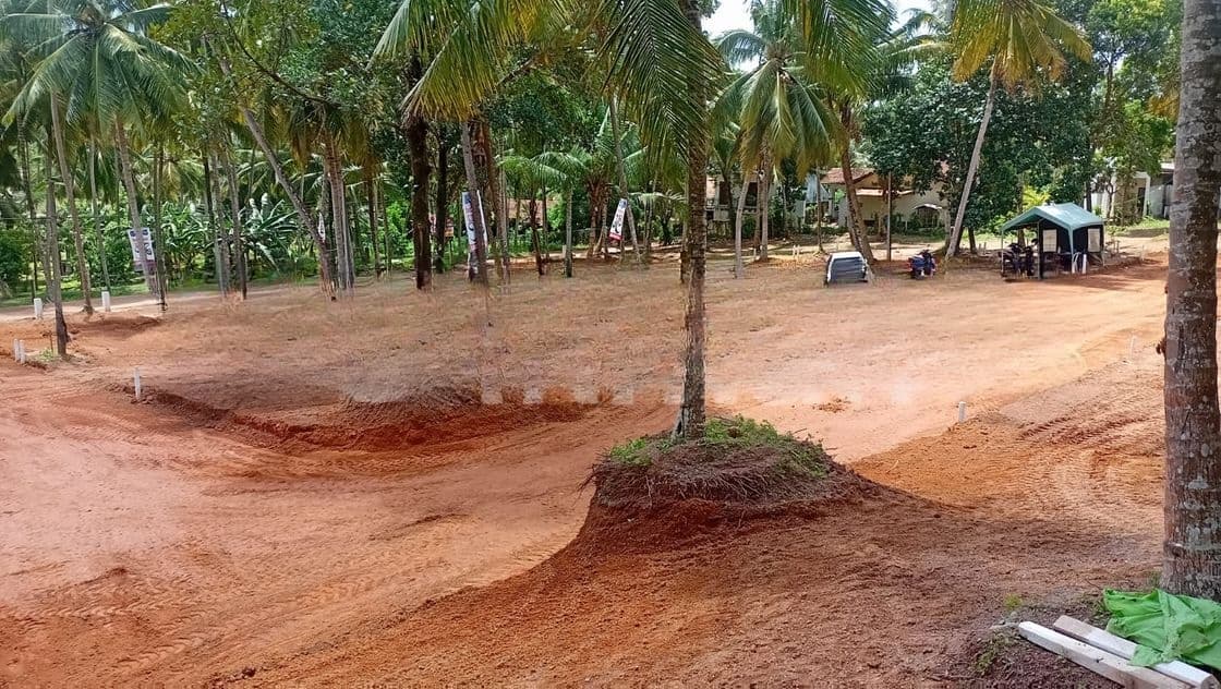 Near Negombo Road Land for Sale in Kandana Dolahena