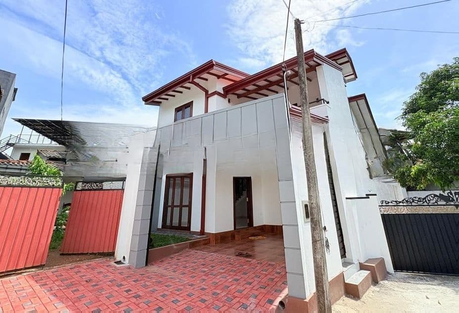 Brand New Luxury Two Storey House for Sale in Piliyandala