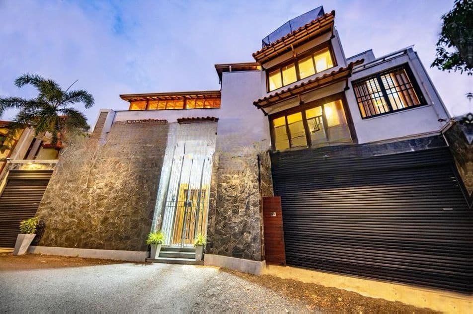 Luxurious Nugegoda house for Sale in prime location
