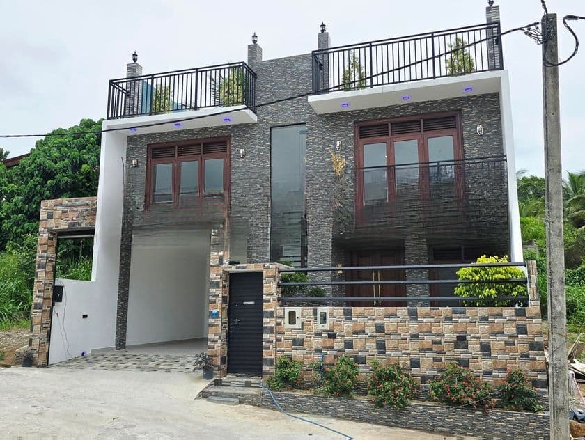 Modern Designed Luxury Three Storey House for Sale in Kahathuduwa
