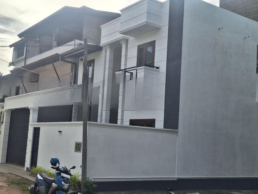 Super Luxury House for Sale in Boralesgamuwa Town
