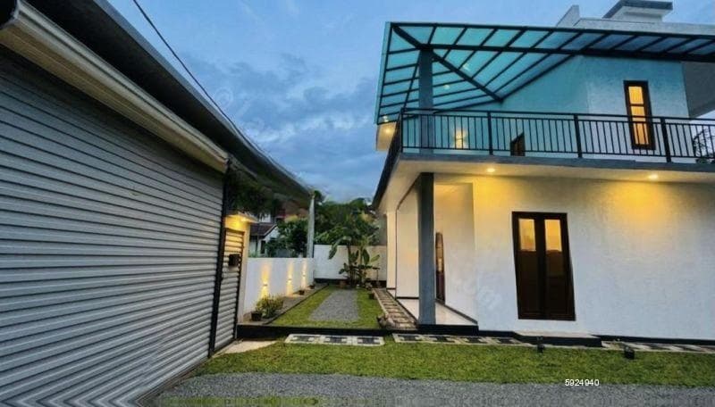 An Upstairs Home Newly Built For Sale in Negombo Miriswatta Area