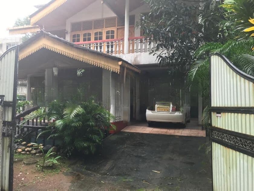 Mahara - Kadawatha 25 Perches of Land with an Old House for Sale