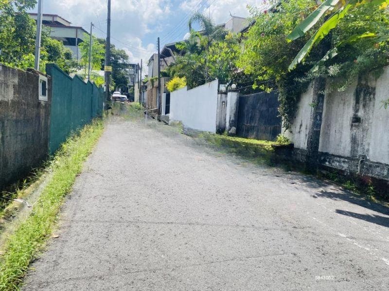 10P Land Close to Hokandara Road & Thalawathugoda Junction