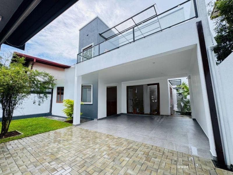 4BR Luxury House for Sale in Piliyandala | LKR 44 Mn (HS4707)