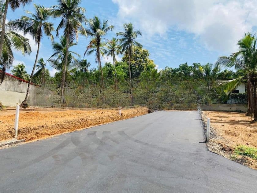 Land in Kandana