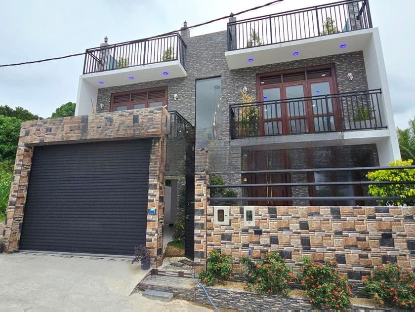 Modern Designed Luxury 3 Story House For Sale In Kahathuduwa