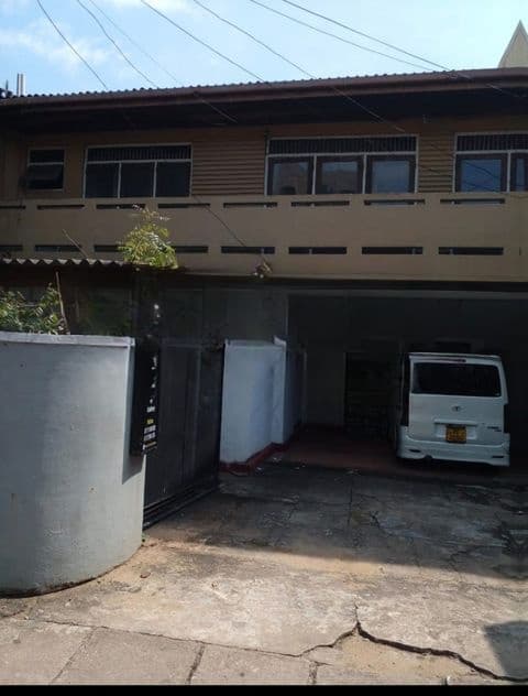 WELLAWATTE : 9.5P VALUABLE LAND WITH OLD HOUSE FOR SALE