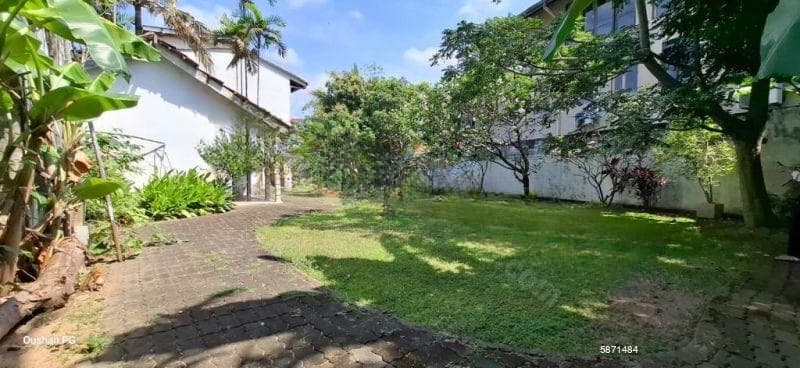 Land with house for sale in Colombo 3