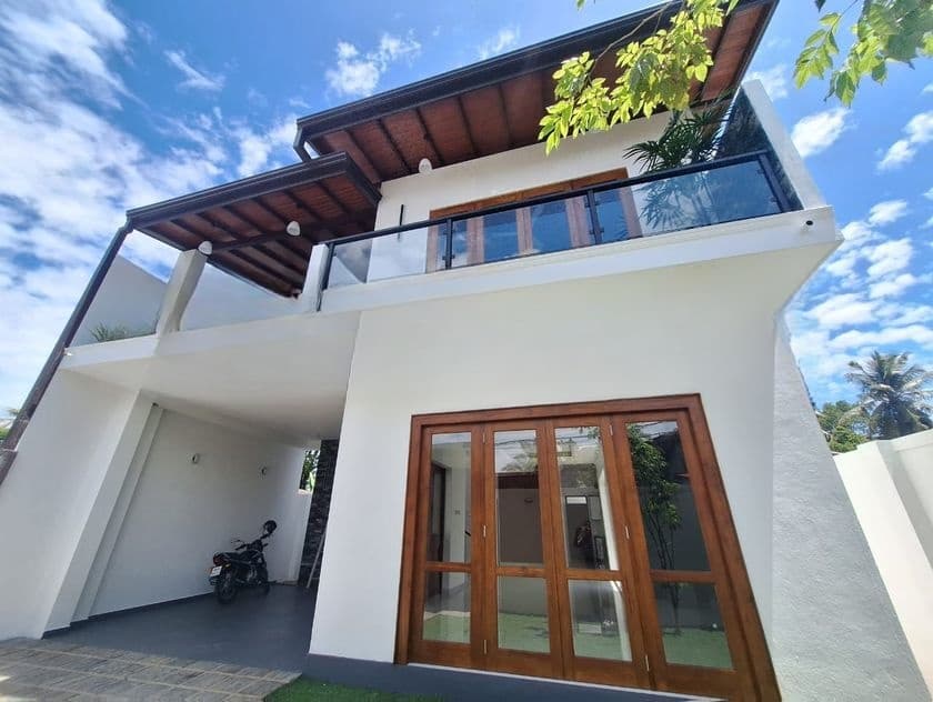 Brand New Two Storey Luxury House for Sale - Thalawathugoda