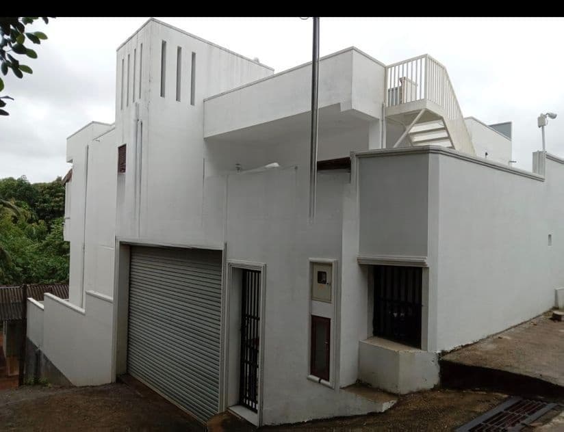 MALABE : 6BR (10P) TWO STORY HOUSE FOR SALE