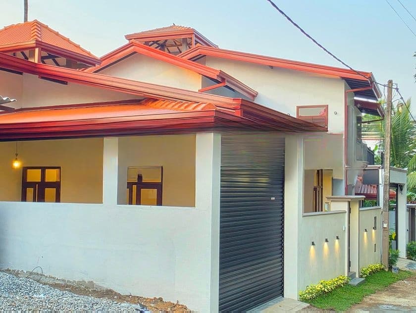 Brand New Mordern House in Diyagama