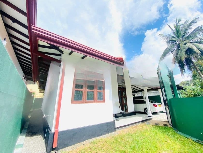 Single-Story Modern Home for Sale – Athurugiriya