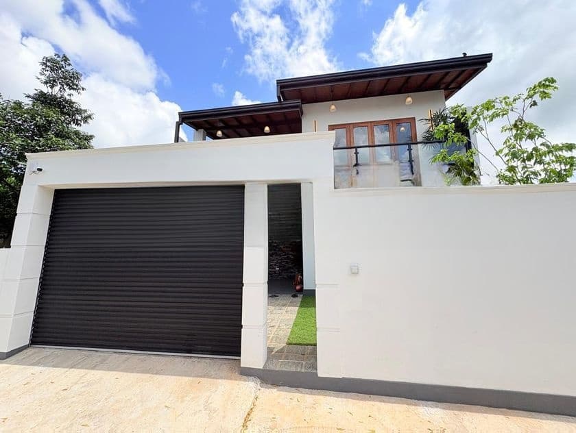 Luxury New House for Sale in Thalawathugoda