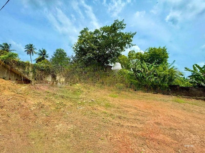 Land for sale in Malabe