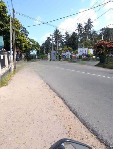 කටුනායක - ආඩිඅම්බලමින් ඉඩමක් විකිණීමට ඇත