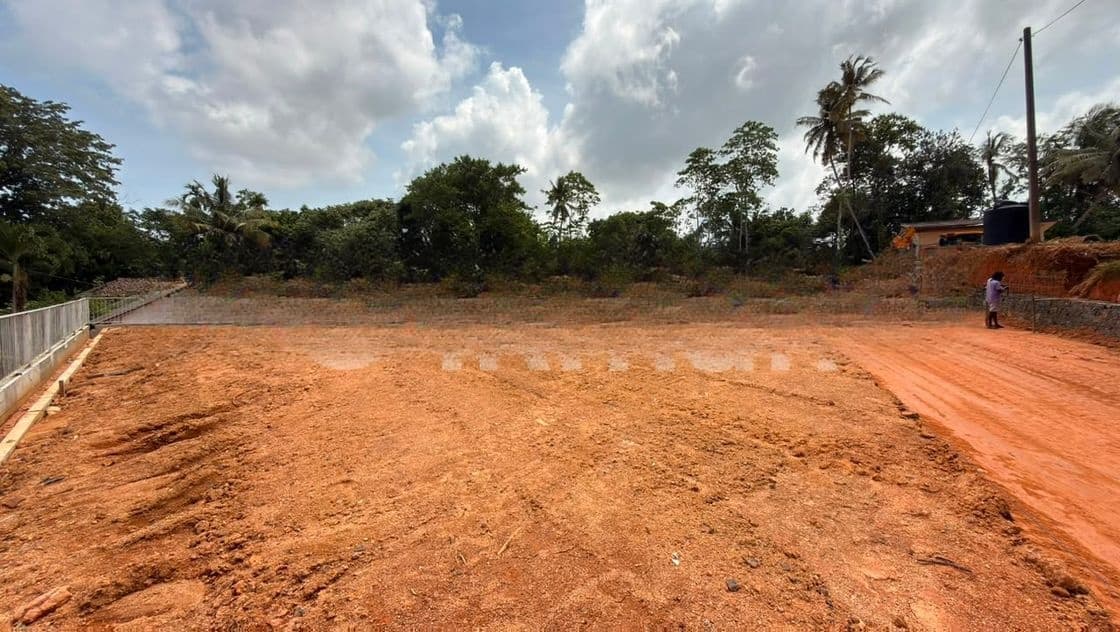 කරාපිටිය රෝහලට ලගින්ම බිම් කොටස්