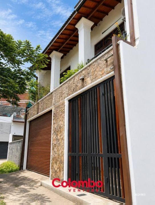 4 Room Fully Furnished Pet Friendly Modern House for RENT / LEASE - Thalapathpitiya, Nugegoda bordering Madiwela, Kotte