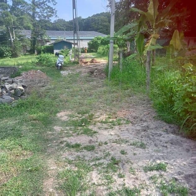 ජා ඇල උදම්මිට ජුලියානා ගාර්ඩ්න් හි පර්චස් 8 බිම් කොටස් 1ක්