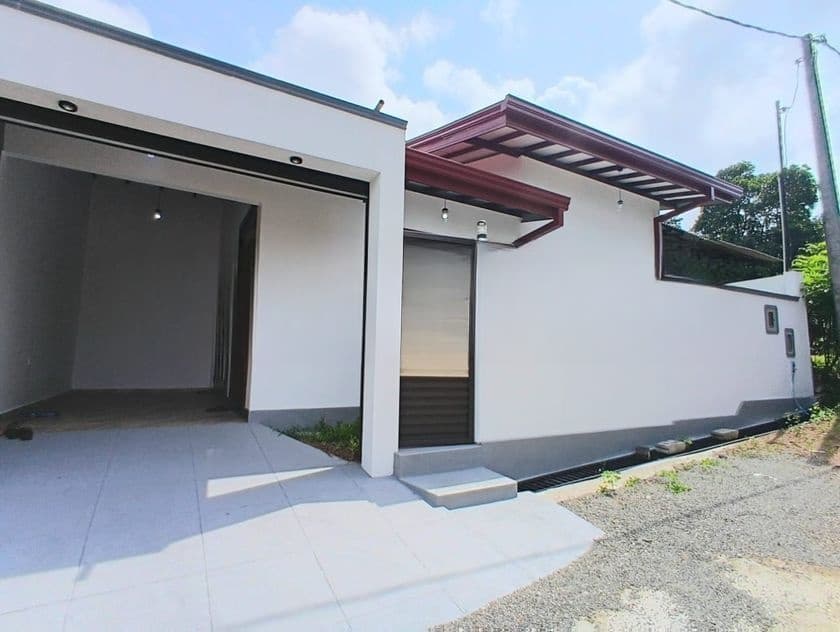 Charming Single-Storey House for Sale – Koralaima, Diyakada