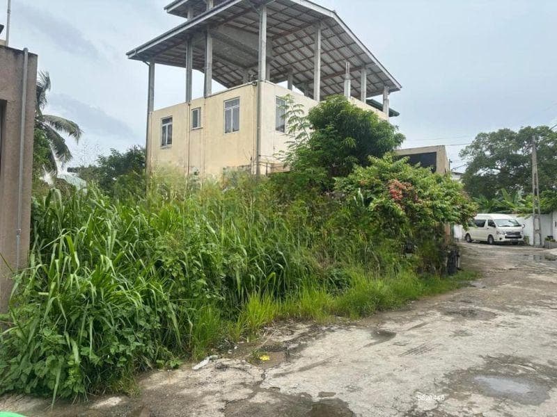 Land/Close to Ranaviru mawatha/6perches/for sale in Mount Lavinia